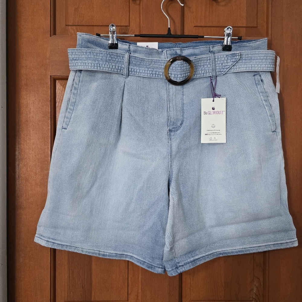 Gloria Vanderbilt Be Glorious Belted Denim Shorts NWT Sz 18 - Picture 2 of 4